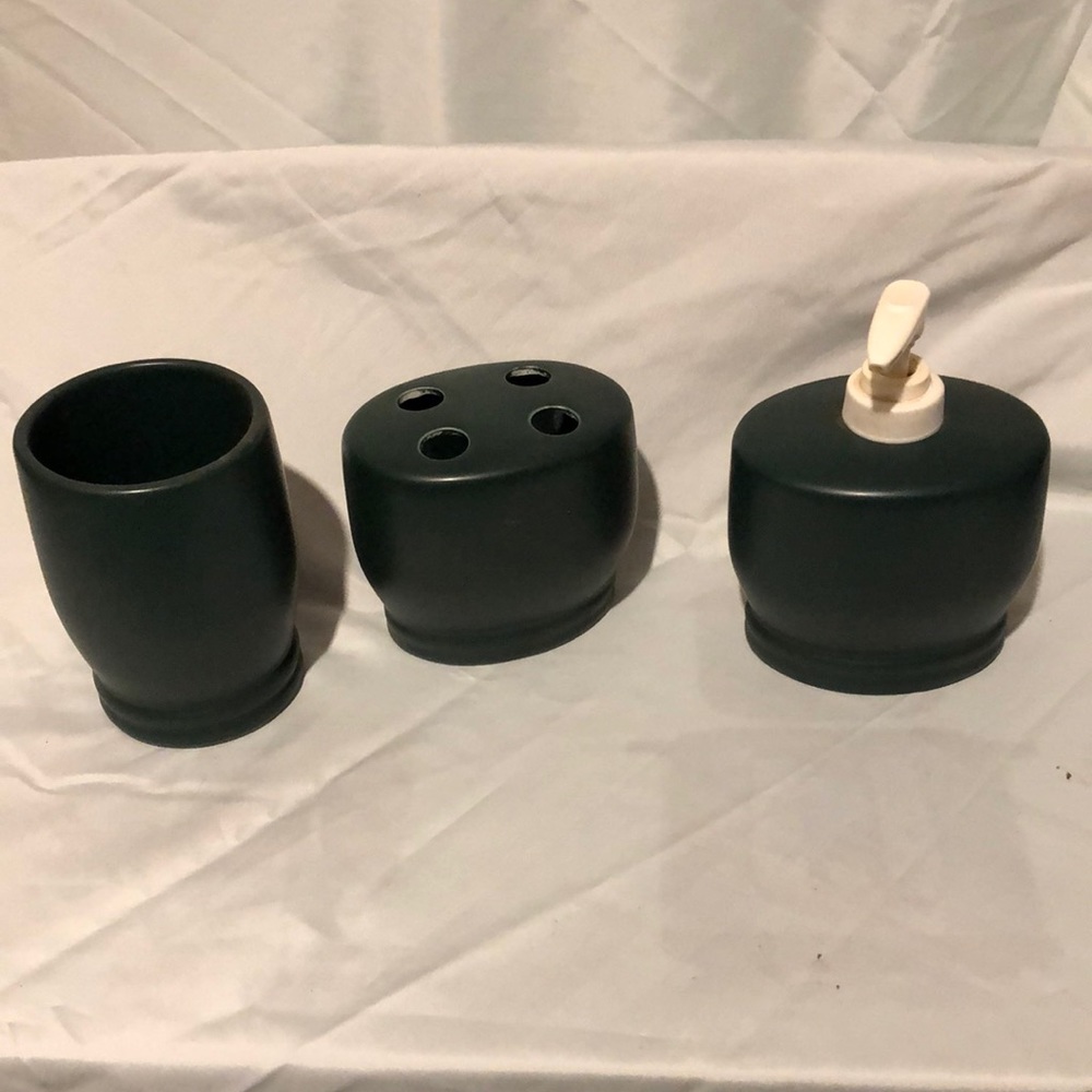 3-piece Bathroom set. Toothbrush holder, cup and soap dispenser